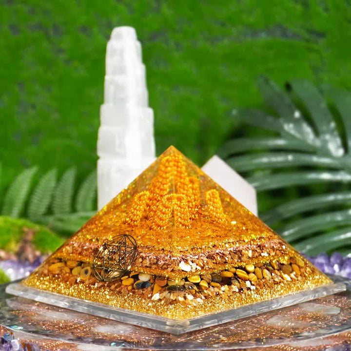 Pyramide d'orgone en œil de tigre naturel Olivenorma « Fortune » de 13 cm