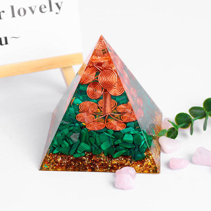 Pyramide d'orgone en malachite et cuivre Olivenorma