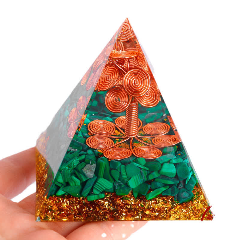 Pyramide d'orgone en malachite et cuivre Olivenorma