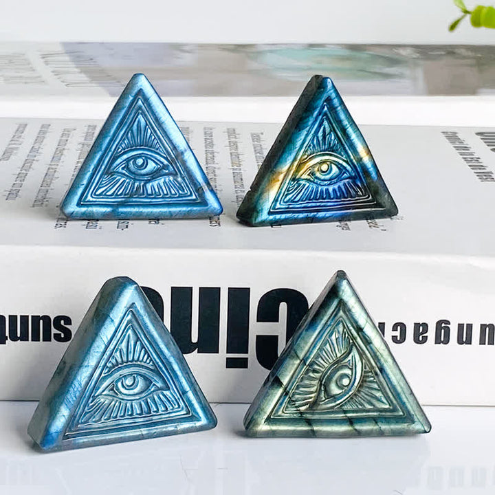 Décoration triangulaire sculptée en labradorite naturelle contre le mauvais œil Olivenorma