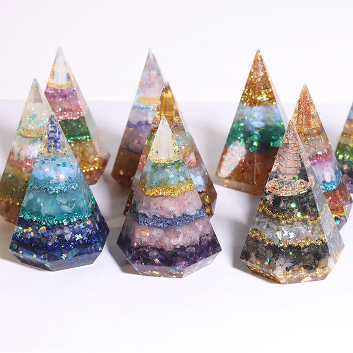 Pyramide polygonale orgone en pierre naturelle moulée en résine Olivenorma 
