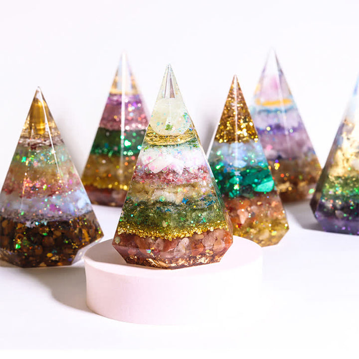 Pyramide polygonale orgone en pierre naturelle moulée en résine Olivenorma 