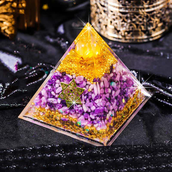 Pyramide d'orgone en lépidolite cristal transparent Olivenorma « Double Luck »