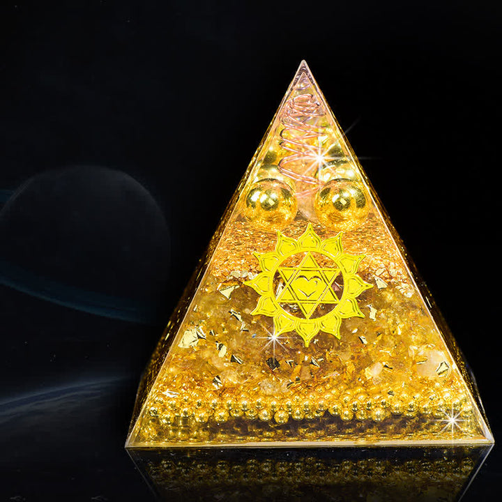 Pyramide d'orgone en cristal clair de citrine « attirant la richesse » Olivenorma