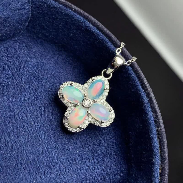 Collier avec pendentif trèfle à quatre feuilles en opale naturelle Olivenorma - image 4