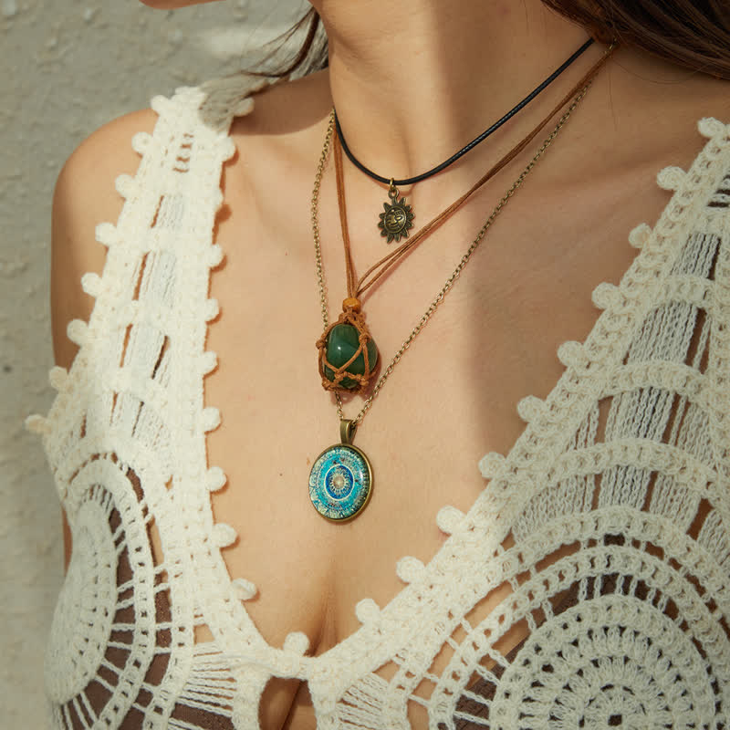 Ensemble de colliers à trois rangs avec pendentif soleil en aventurine verte Olivenorma