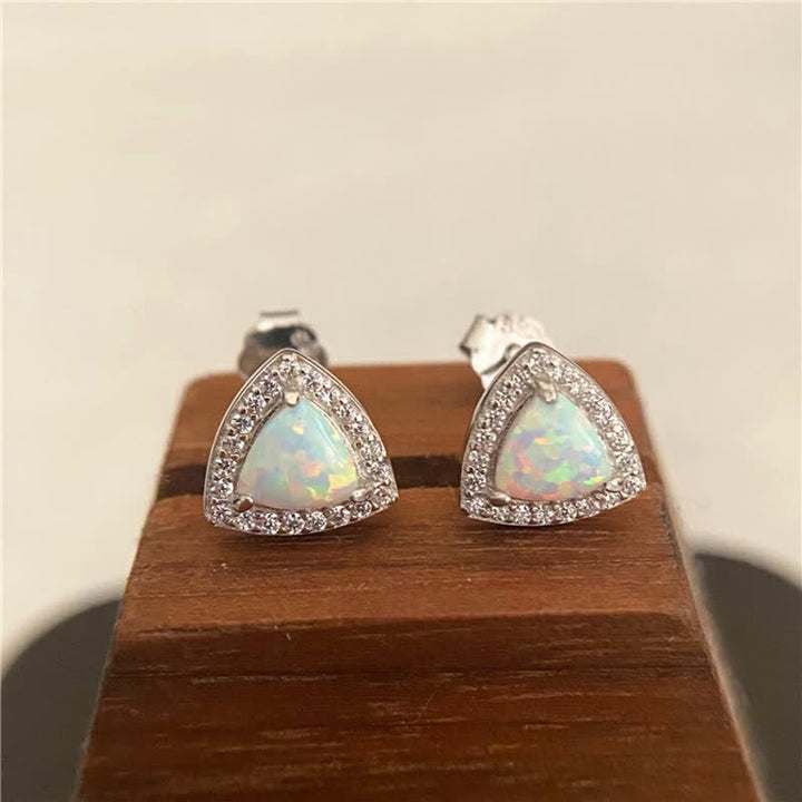 Boucles d'oreilles en argent 925 avec opale en forme de triangle Olivenorma