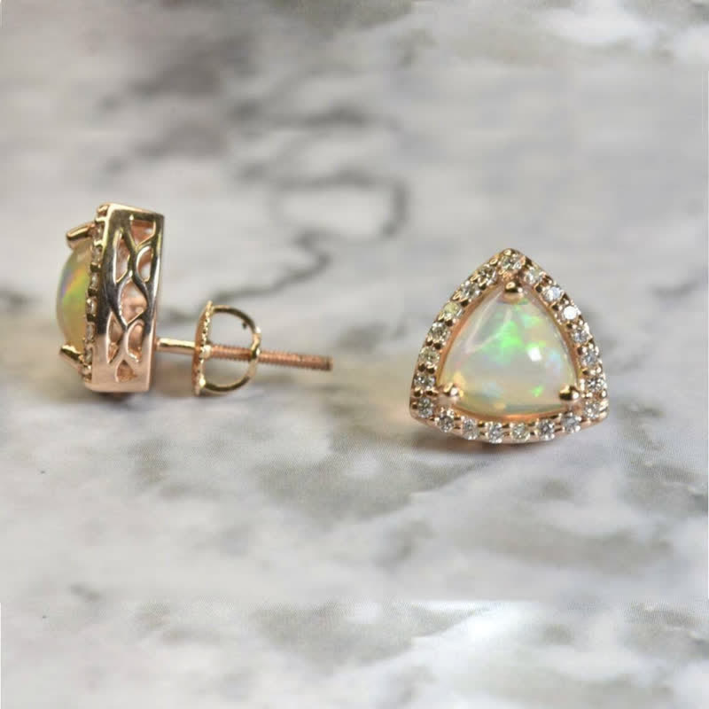 Boucles d'oreilles en argent 925 avec opale en forme de triangle Olivenorma