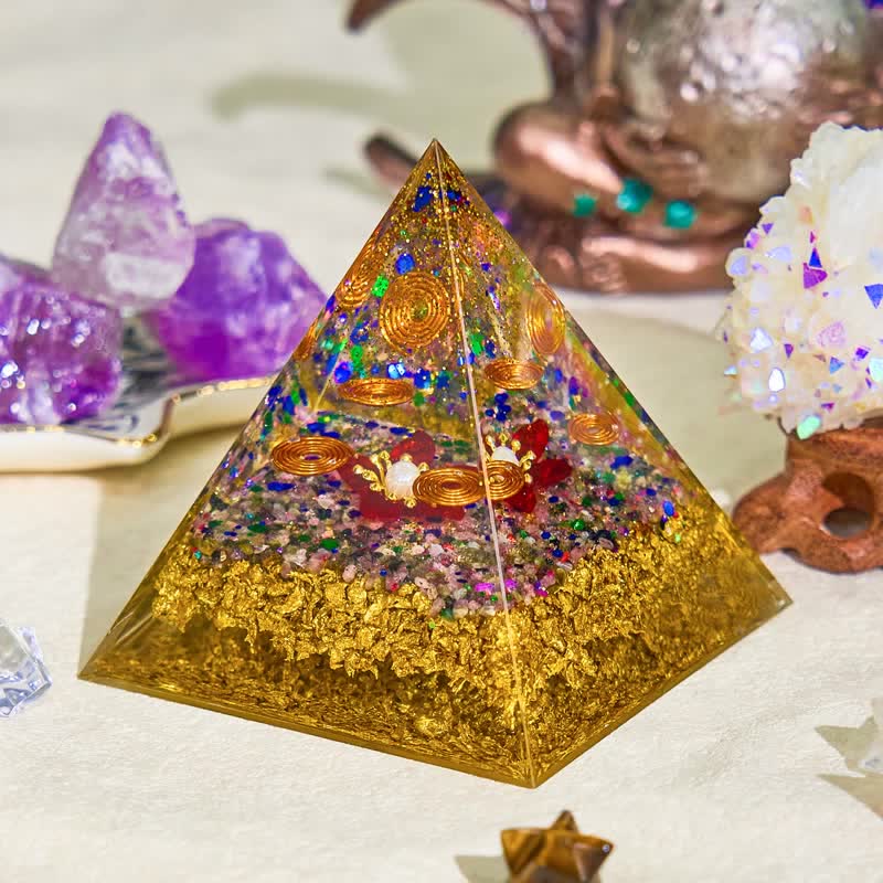 Pyramide orgonite en tourmaline perlée Olivenorma de 8 cm