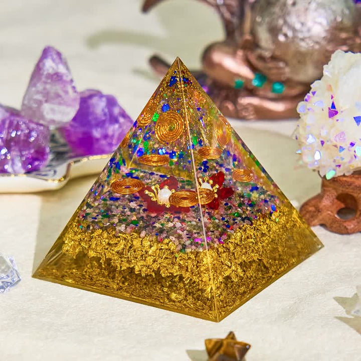 Pyramide orgonite en tourmaline perlée Olivenorma de 8 cm