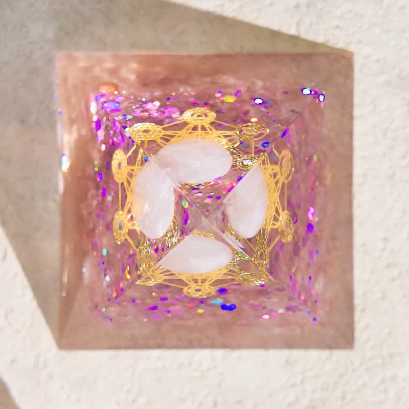 Pyramide orgone en quartz rose et quartz fraise Olivenorma
