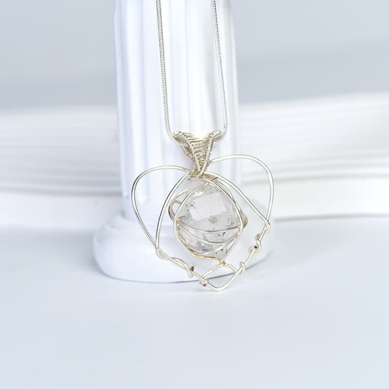 Collier pendentif coeur en fil d'argent enroulé à la main avec diamant Herkimer Olivenorma