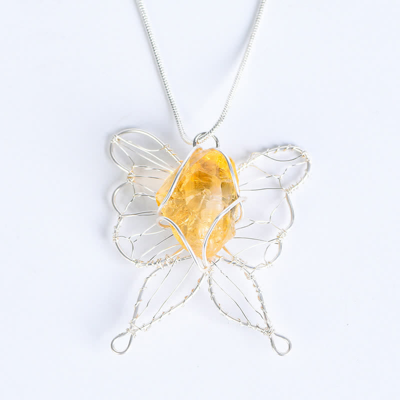 Collier pendentif papillon en fil d'argent enroulé à la main avec cristal naturel Olivenorma