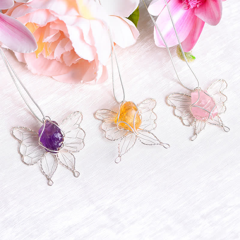 Collier pendentif papillon en fil d'argent enroulé à la main avec cristal naturel Olivenorma
