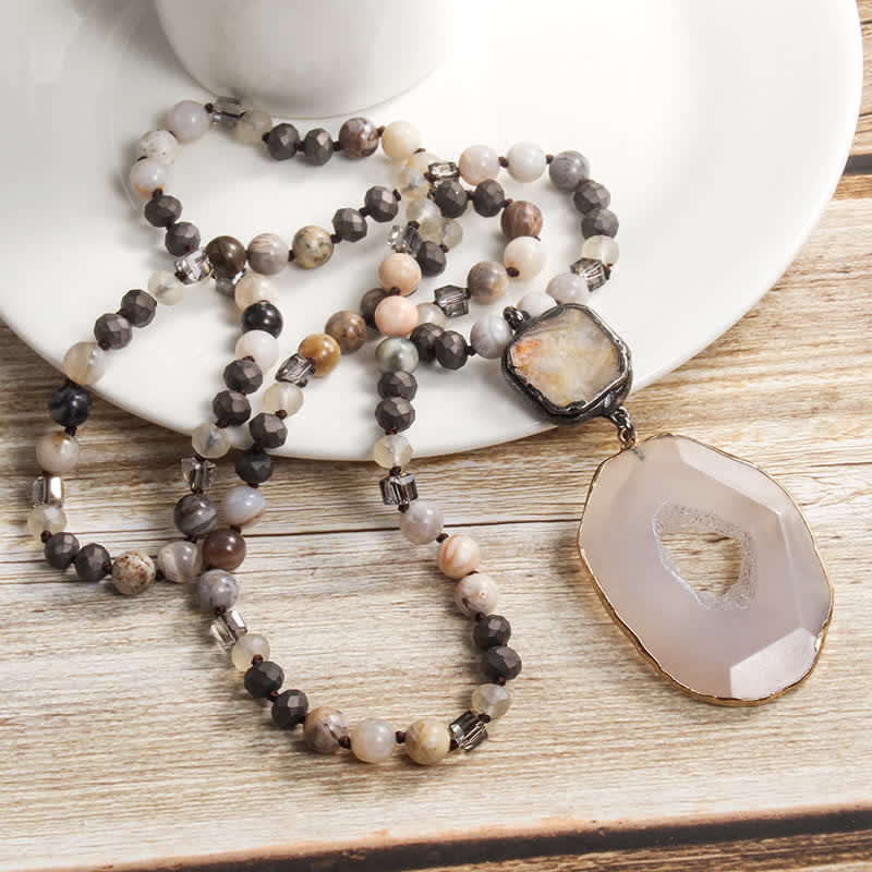 Collier avec pendentif en agate de style bohème avec perles de 8 mm Olivenorma