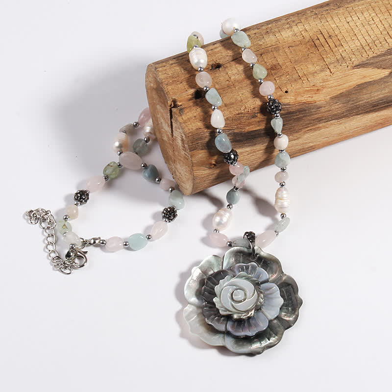 Collier pendentif en forme de cœur et de fleur en pierre naturelle Olivenorma