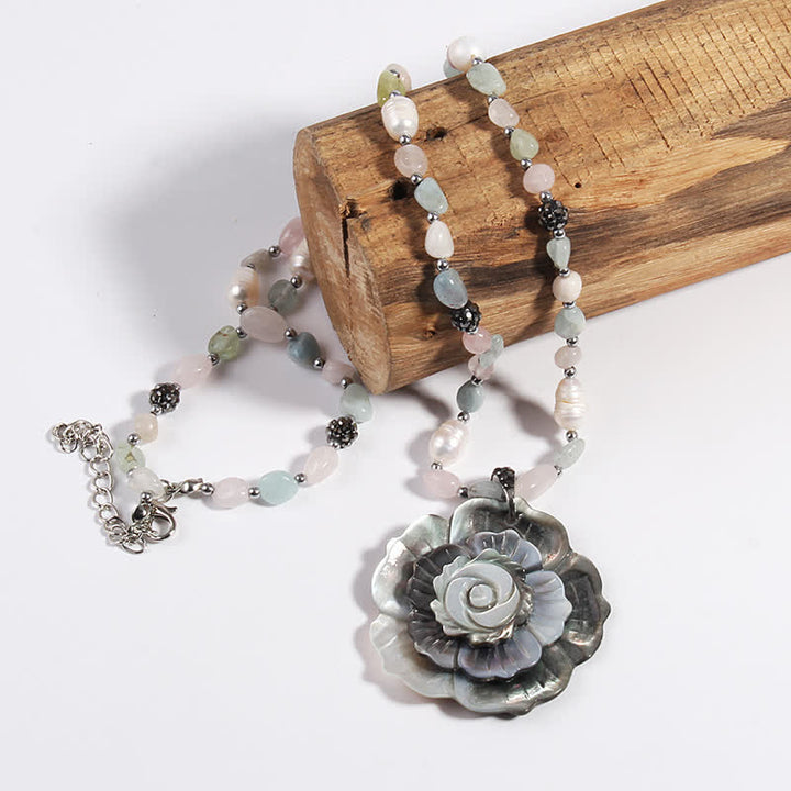 Collier pendentif en forme de cœur et de fleur en pierre naturelle Olivenorma