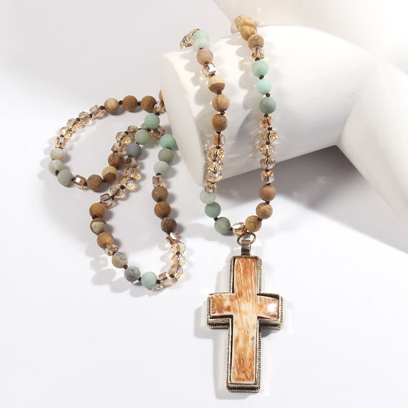Collier pendentif croix en résine et perles en pierre naturelle Olivenorma