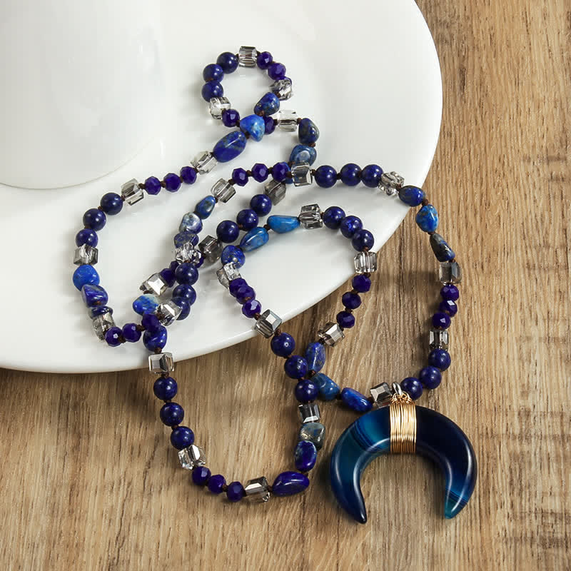 Collier avec pendentif croissant de corne de bœuf en perles de cristal naturel Olivenorma