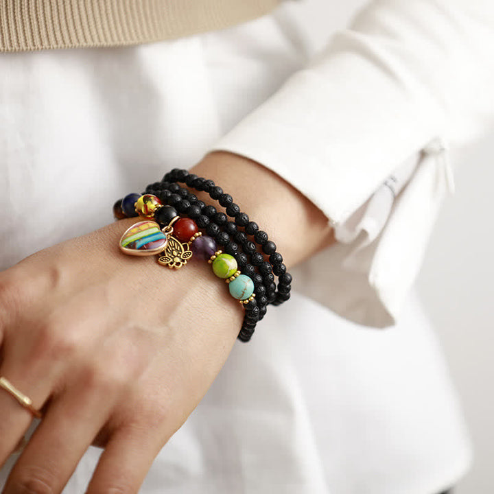 Bracelet multicouches avec pendentif chakra et perles en pierre de lave Olivenorma