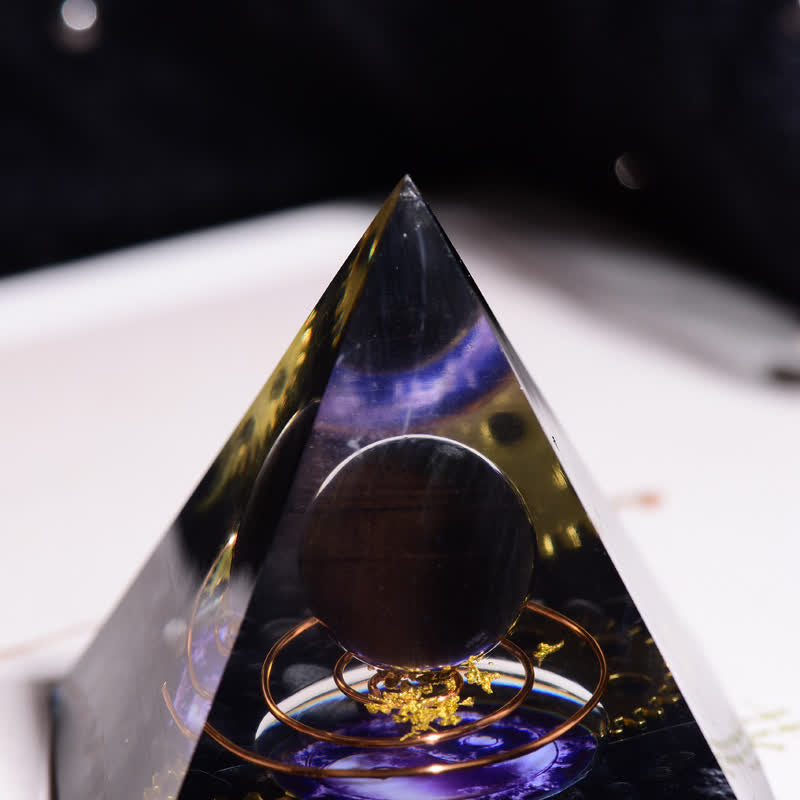 Pyramide d'orgone à engrenage métallique en obsidienne Olivenorma