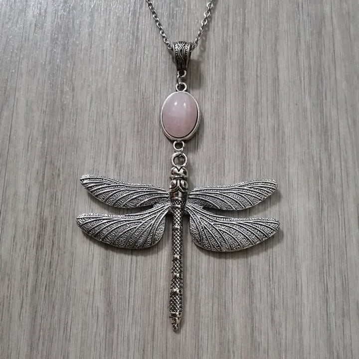 Collier Boho Olivenorma avec libellule incrustée de quartz rose