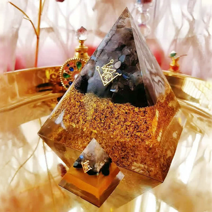 Pyramide d'orgone en obsidienne cristal clair en pierre de lune Olivenorma