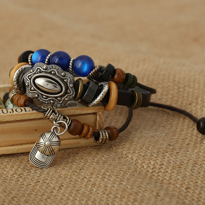 Bracelet en cuir multicouches avec perles en saphir et breloque chapeau Olivenorma