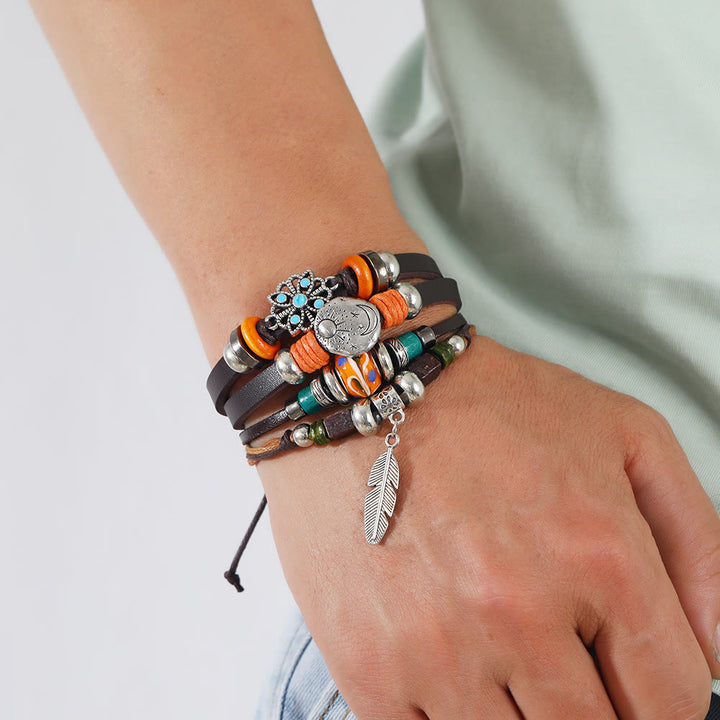 Bracelet en cuir ajustable bohème avec breloques en plumes Olivenorma