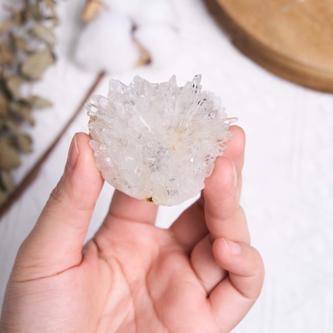Grappe de cristaux de guérison énergétique en quartz clair naturel Olivenorma