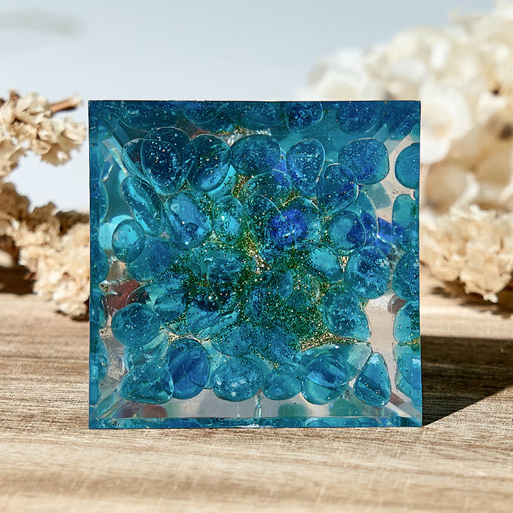 Pyramide d'orgone d'énergie de chakra d'aigue-marine d'arbre de vie d'Olivenorma