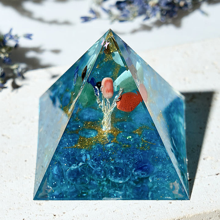 Pyramide d'orgone d'énergie de chakra d'aigue-marine d'arbre de vie d'Olivenorma