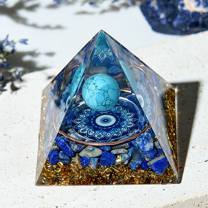 Pyramide d'orgone de protection contre le mauvais œil avec sphère turquoise Olivenorma