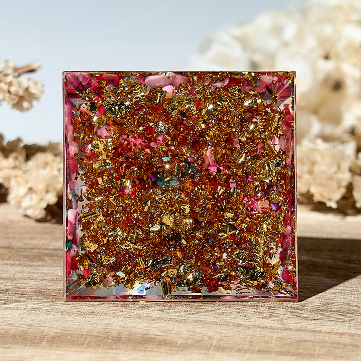 Pyramide d'orgone en cristal de guérison d'harmonie en agate blanche Olivenorma