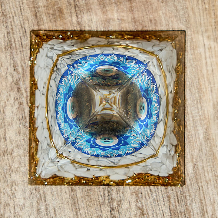 Pyramide d'orgone en cristal énergétique apaisant turquoise blanc Olivenorma