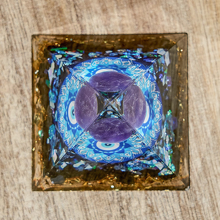 Pyramide d'orgone de guérison en pierre naturelle symbole du mauvais œil Olivenorma