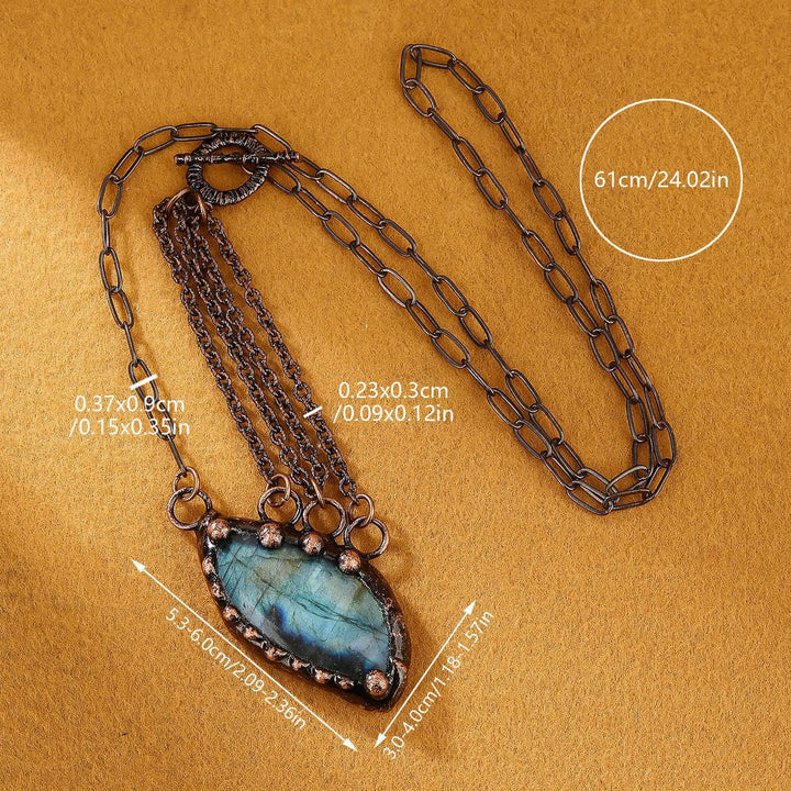 Collier pendentif en labradorite naturelle de forme aléatoire Olivenorma