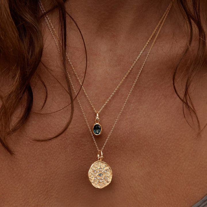 Collier avec pendentif en pierre de naissance Olivenorma et pierres précieuses en cristal naturel