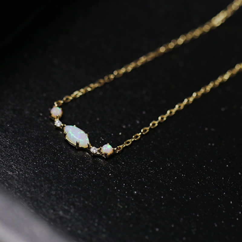 Collier avec pendentif couronne en opale naturelle Olivenorma
