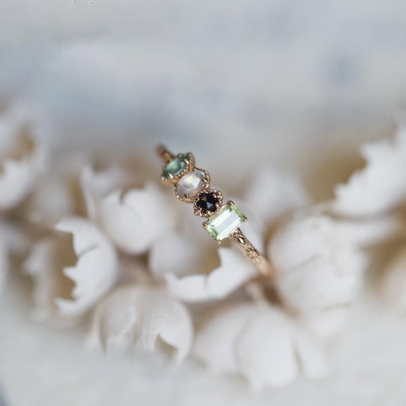 Bague de naissance personnalisée avec pierre précieuse naturelle labradorite Olivenorma