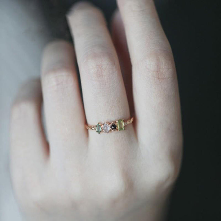 Bague de naissance personnalisée avec pierre précieuse naturelle labradorite Olivenorma
