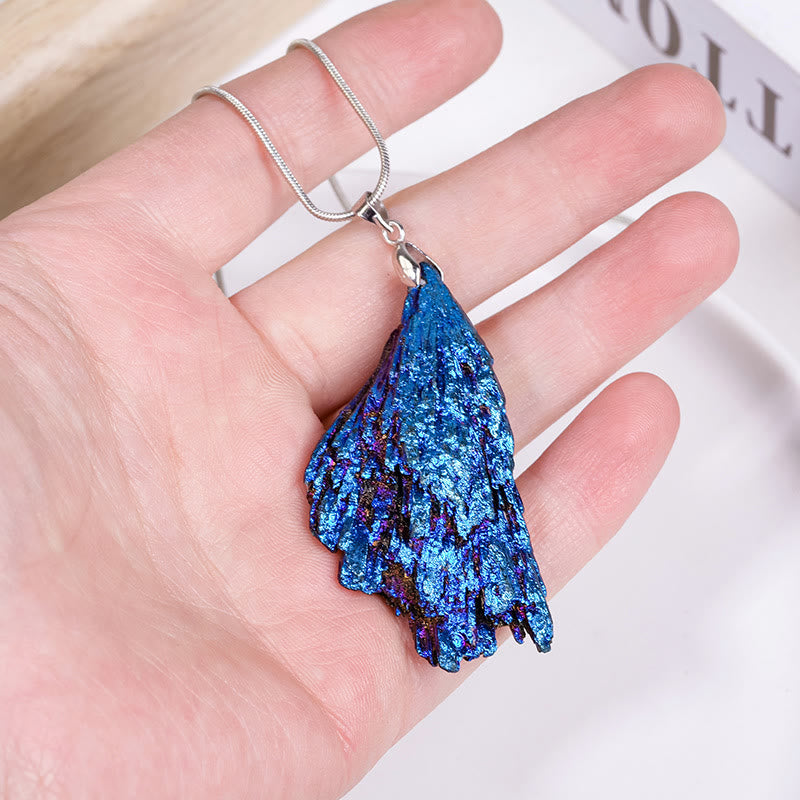 Collier en tourmaline noire naturelle à plumes bleues Olivenorma
