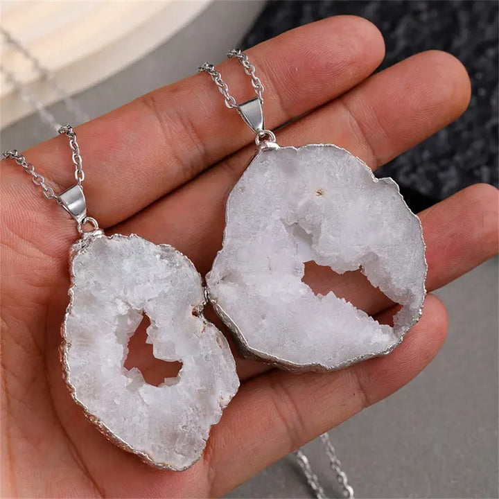 Collier avec breloque en agate blanche naturelle Olivenorma