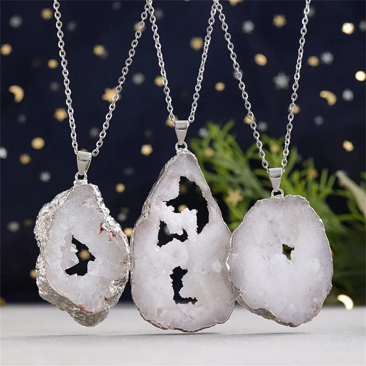 Collier avec breloque en agate blanche naturelle Olivenorma