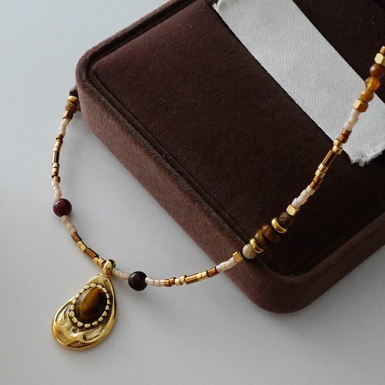 Collier de perles en pierre d'oeil de tigre naturelle vintage Olivenorma