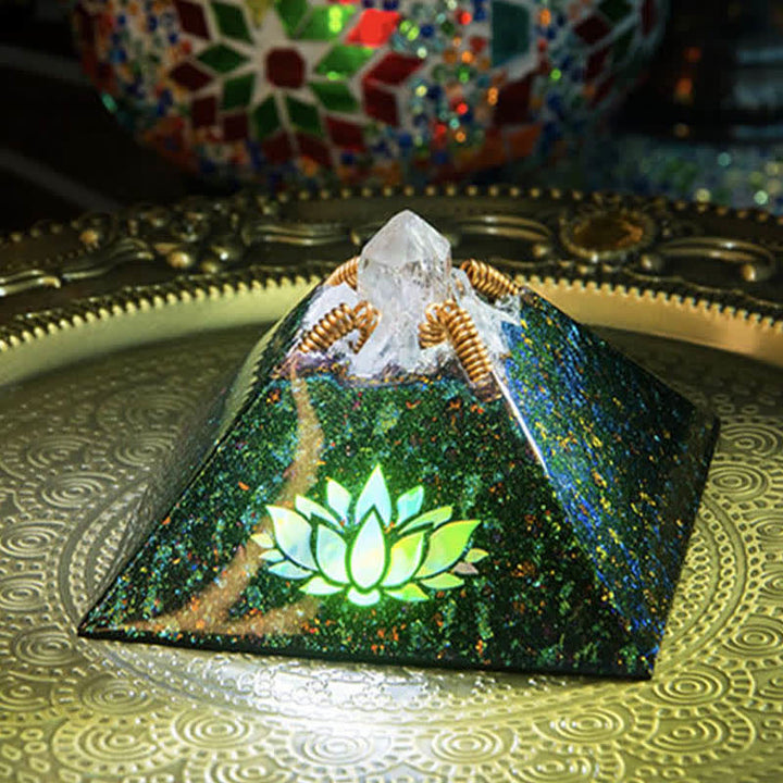 Pyramide d'orgone en forme de flèche énergétique en cristal de lotus Olivenorma de 9 cm