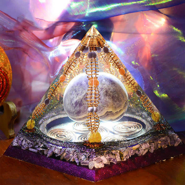 Pyramide d'orgone à boule d'énergie en améthyste Olivenorma de 15 cm