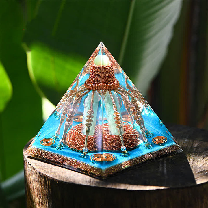 Pyramide énergétique orgone en fil de cuivre et aventurine verte Olivenorma