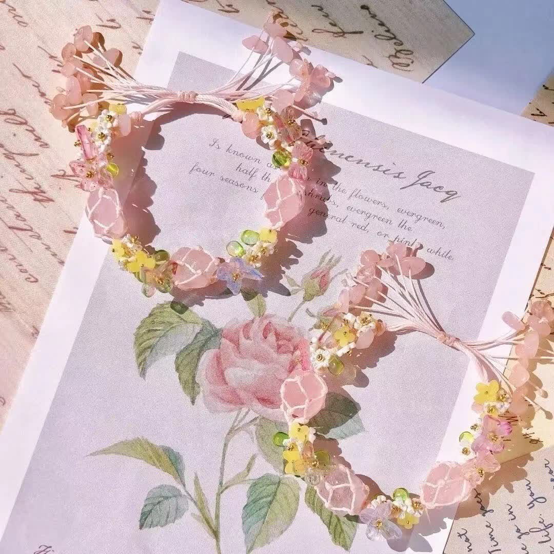Bracelet tressé à fleurs en quartz rose fabriqué à la main par Olivenorma
