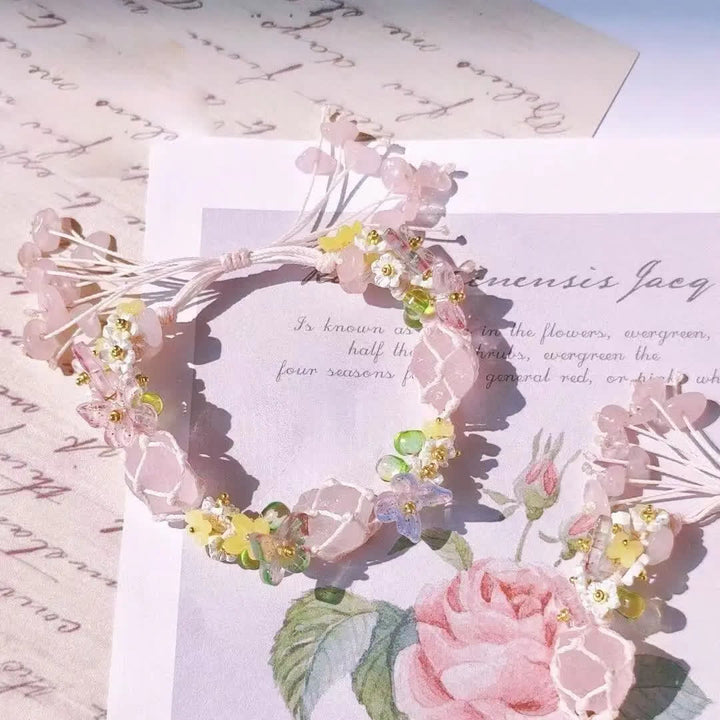 Bracelet tressé à fleurs en quartz rose fabriqué à la main par Olivenorma